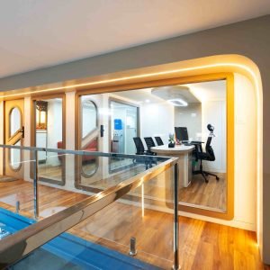 BSK00943-47-compressed